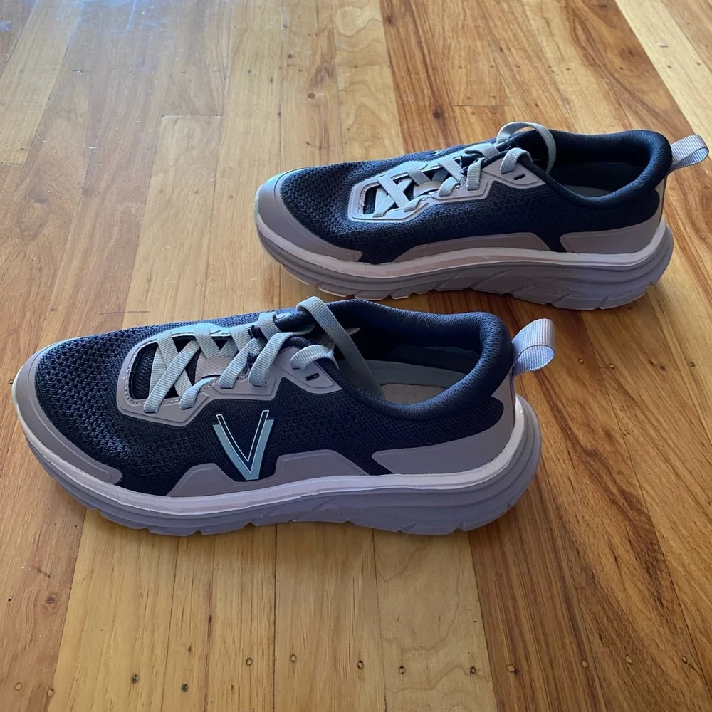 Vionic Walk Max, Magnolia Dusk Gray, size 8, like new - Picture 2 of 8